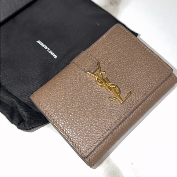 SAINT LAURENT Grained Calfskin Monogram Key Case YSL beige w/COA - Picture 4 of 13